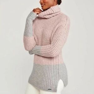 NWOT Abercrombie & Fitch (XL) color block turtleneck sweater, Pink + Gray